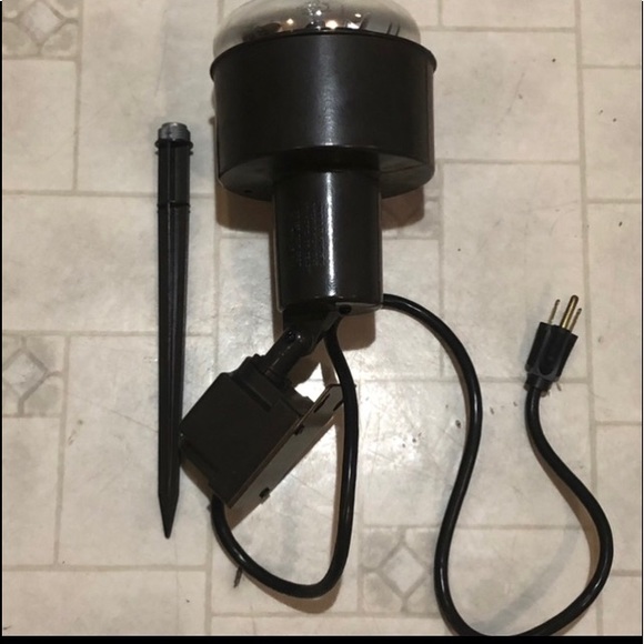 Thomas & Betts K780BR Red Dot Portable Deep-Shielded Spotlight (X2) - Picture 2 of 2